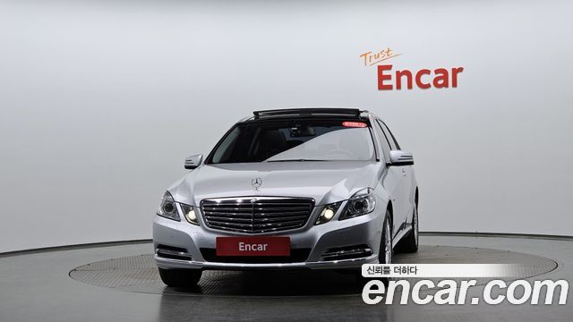 Mercedes-Benz E-Class 2012 — photo 3