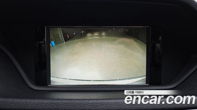 Mercedes-Benz E-Class 2012 — photo 21