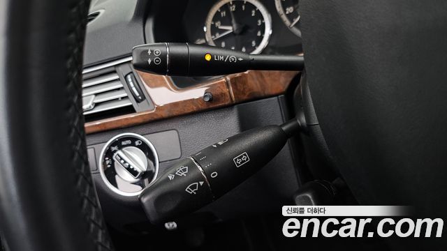 Mercedes-Benz E-Class 2012 — photo 27