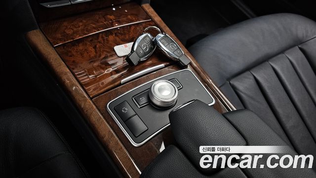 Mercedes-Benz E-Class 2012 — photo 28