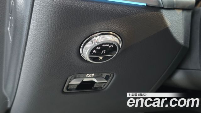 Mercedes-Benz GLC-Class 2026 — photo 28