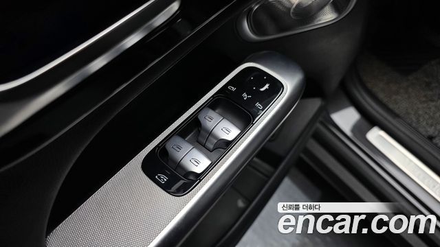 Mercedes-Benz GLC-Class 2026 — photo 30
