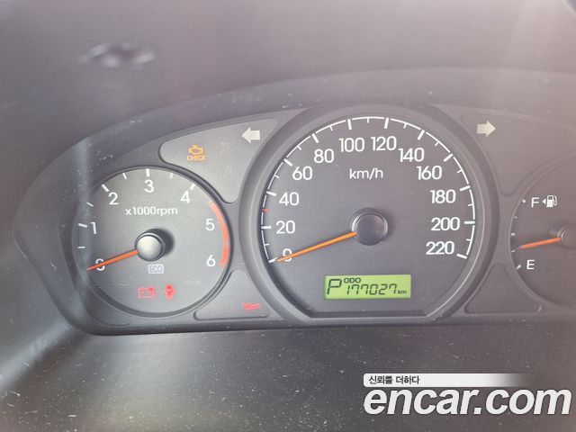 Hyundai Starex 2014 — photo 18