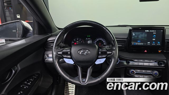 Hyundai Veloster 2019 — photo 18