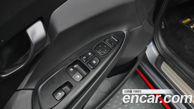 Hyundai Veloster 2019 — photo 21