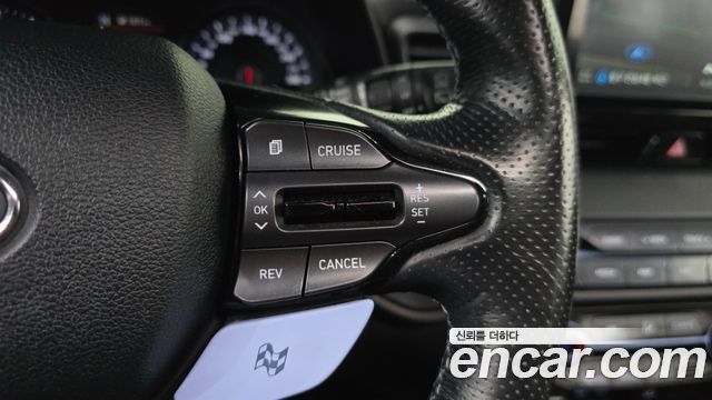 Hyundai Veloster 2019 — photo 22