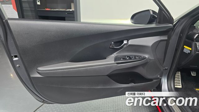 Hyundai Veloster 2019 — photo 14