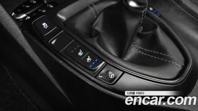 Hyundai Veloster 2019 — photo 29