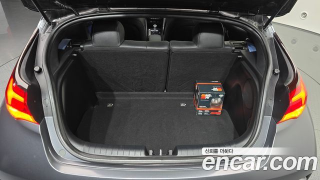 Hyundai Veloster 2019 — photo 31