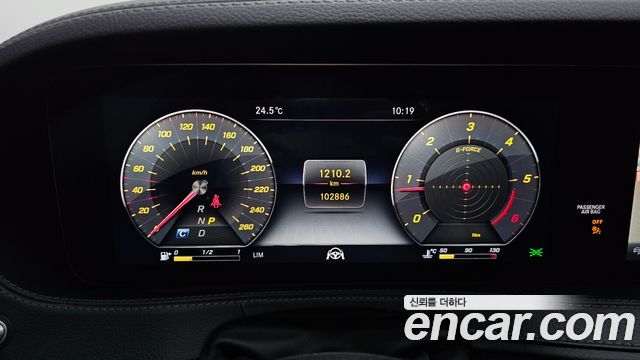 Mercedes-Benz S-Class 2019 — photo 11