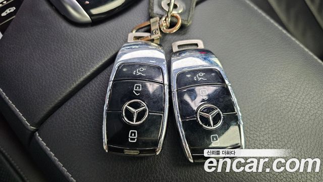 Mercedes-Benz S-Class 2019 — photo 31