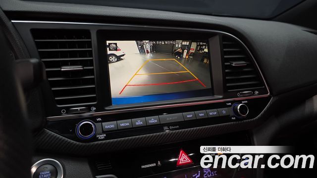 Hyundai AVANTE 2018 — photo 15