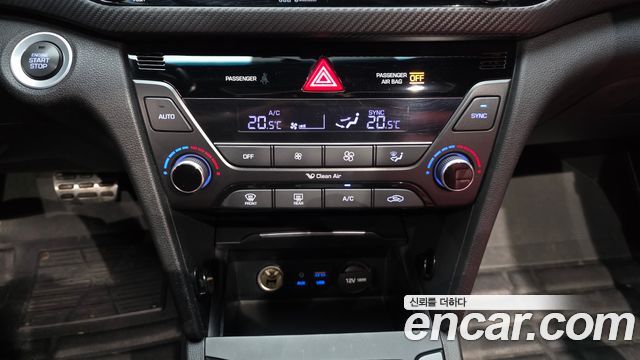 Hyundai AVANTE 2018 — photo 16