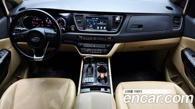 Kia Canival 2016 — photo 10