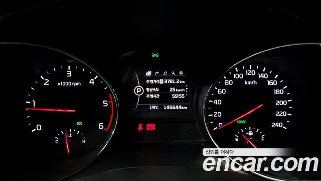 Kia Canival 2016 — photo 11