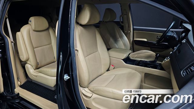 Kia Canival 2016 — photo 17