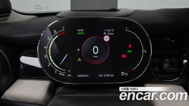 Mini Cooper 2023 — photo 8