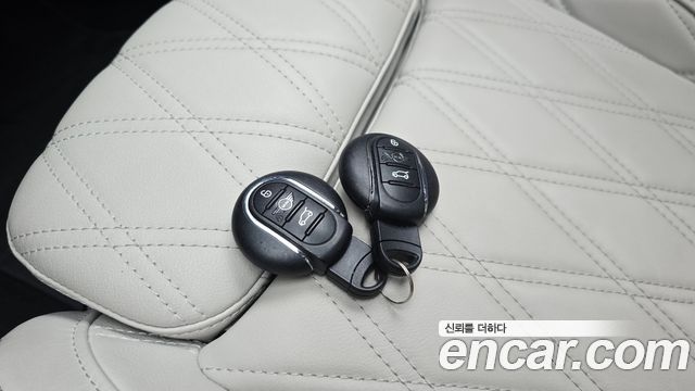 Mini Cooper 2023 — photo 15