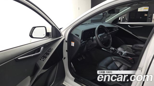 Kia Niro 2023 — photo 10