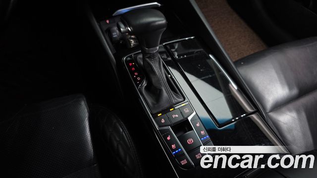 Kia K7 2017 — photo 12