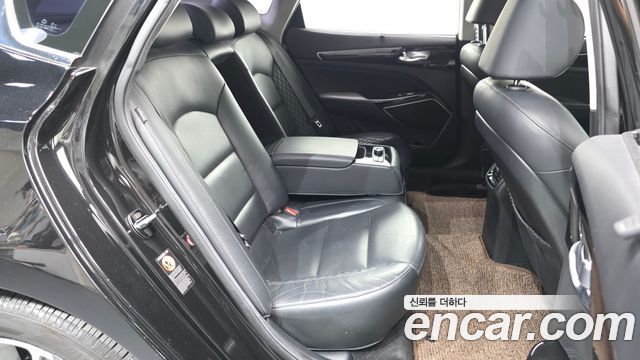 Kia K7 2017 — photo 18