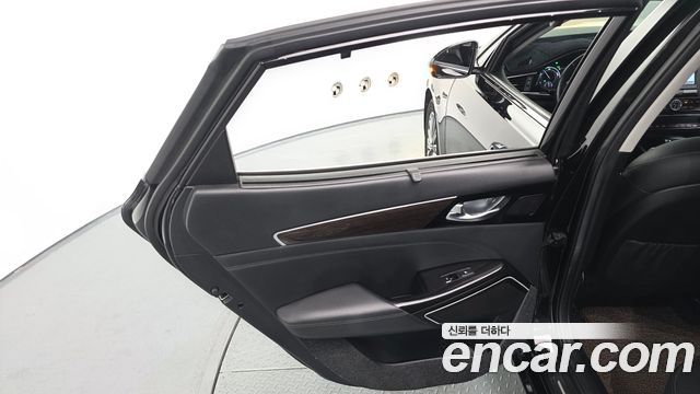 Kia K7 2017 — photo 15