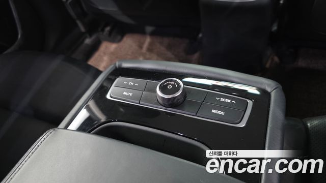 Kia K7 2017 — photo 30