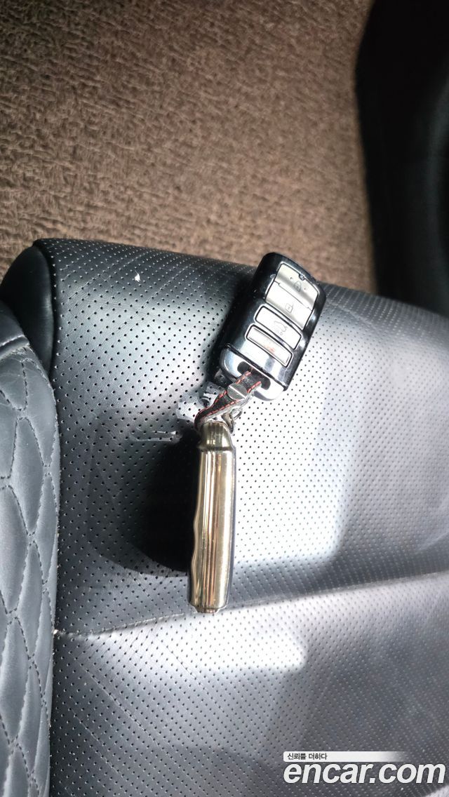 Kia K7 2017 — photo 36