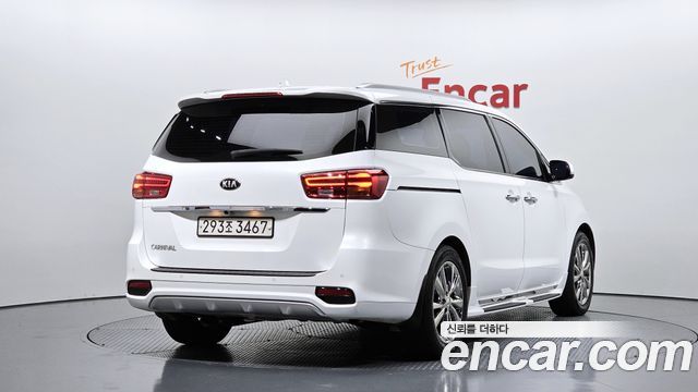 Kia Canival 2019 — photo 2