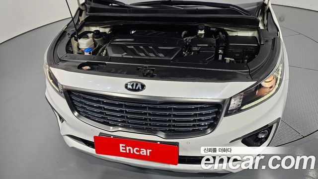 Kia Canival 2019 — photo 6