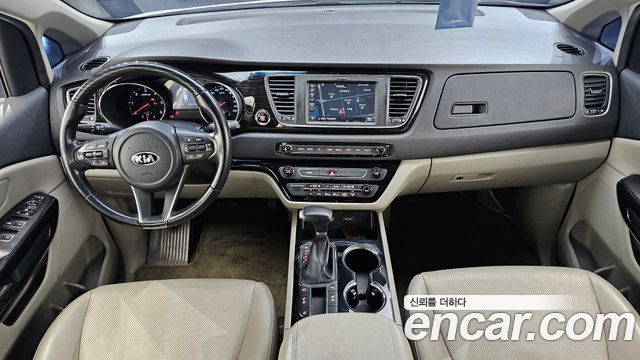 Kia Canival 2019 — photo 10