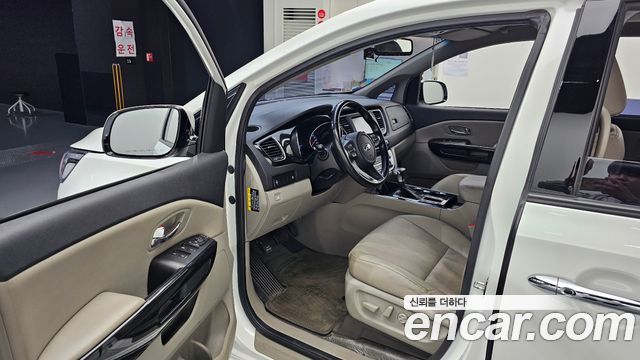 Kia Canival 2019 — photo 13