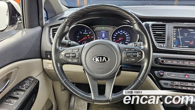 Kia Canival 2019 — photo 19