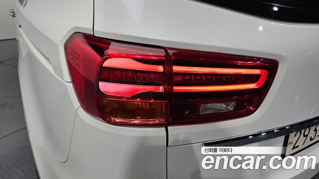 Kia Canival 2019 — photo 9
