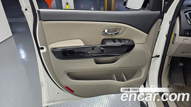 Kia Canival 2019 — photo 14