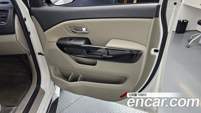 Kia Canival 2019 — photo 15