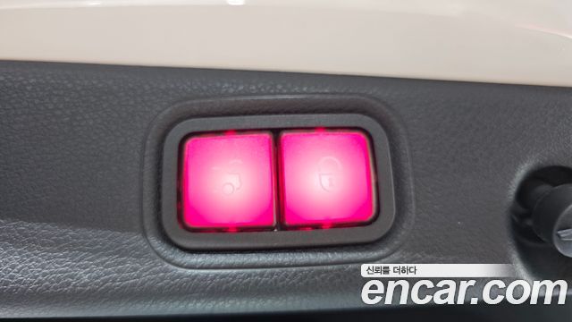 Mercedes-Benz E-Class 2021 — photo 20