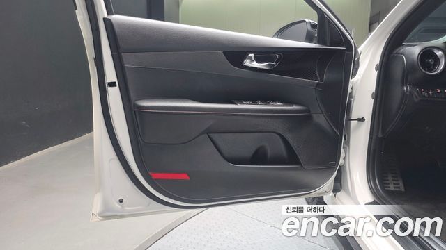 Kia K3 2022 — photo 14