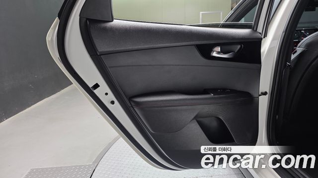 Kia K3 2022 — photo 15
