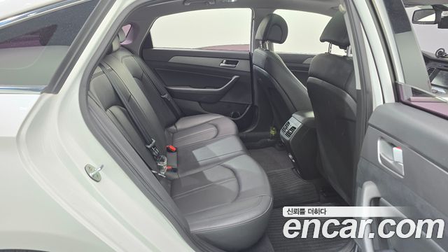 Hyundai Sonata 2016 — photo 11