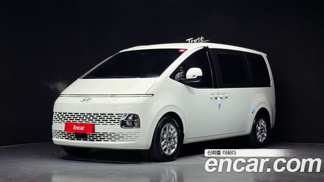 Hyundai Staria 2025 — photo 1