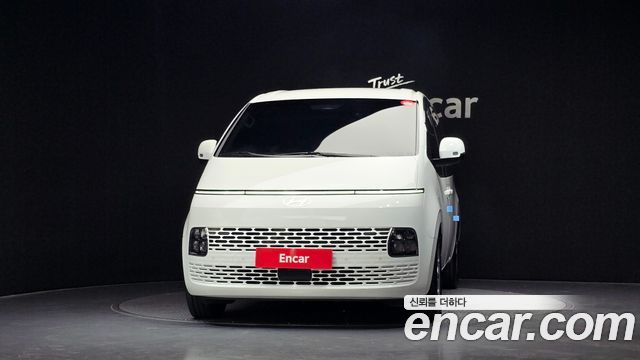 Hyundai Staria 2025 — photo 3