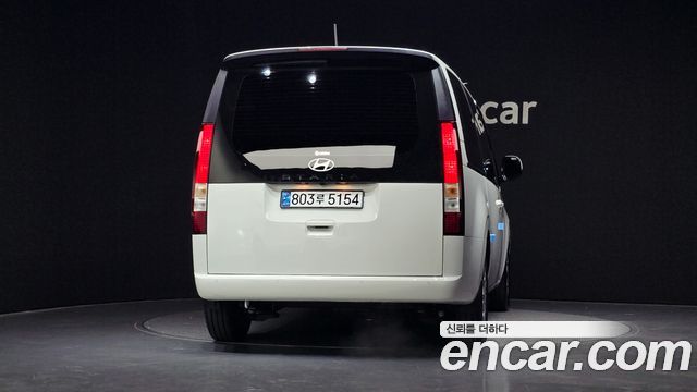 Hyundai Staria 2025 — photo 4