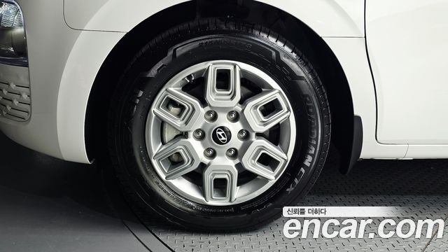 Hyundai Staria 2025 — photo 5