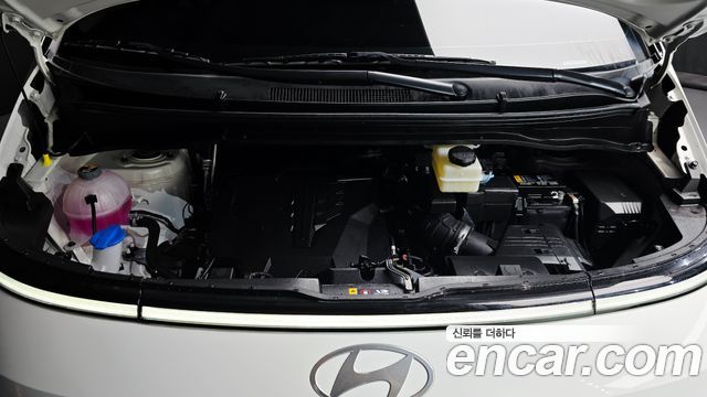 Hyundai Staria 2025 — photo 6