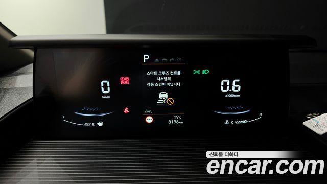 Hyundai Staria 2025 — photo 11