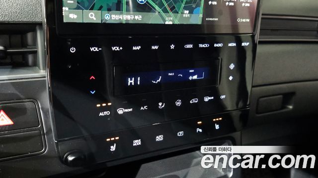 Hyundai Staria 2025 — photo 18