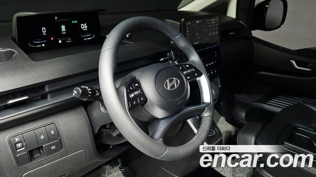 Hyundai Staria 2025 — photo 26