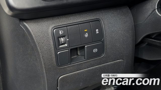 Hyundai Staria 2025 — photo 27