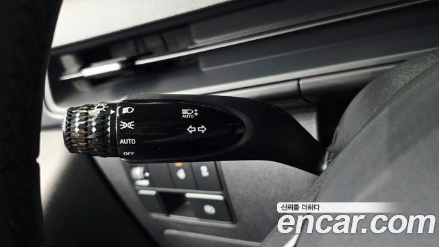 Hyundai Staria 2025 — photo 29